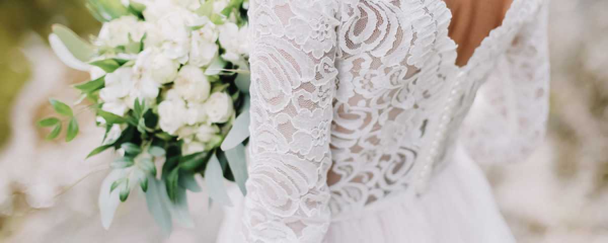 Abiti da sposa con maniche: sinonimo di identità ed eleganza