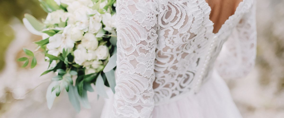 Abiti da sposa con maniche: sinonimo di identità ed eleganza