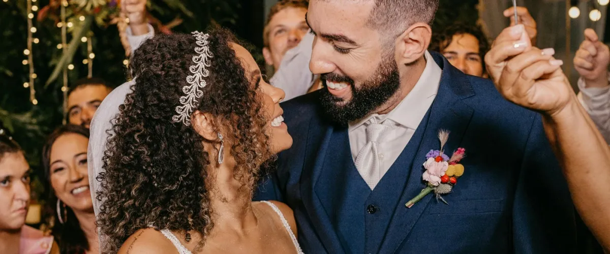 Come scegliere le acconciature capelli ricci matrimonio