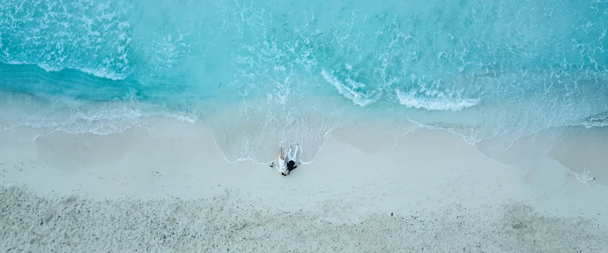 Drone per matrimoni: come funzionano le riprese aeree e perché possono trasformare il tuo video di nozze