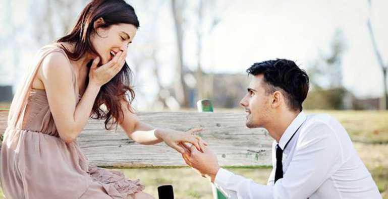 Anello proposta matrimonio: come scegliere l'anello di fidanzamento 
