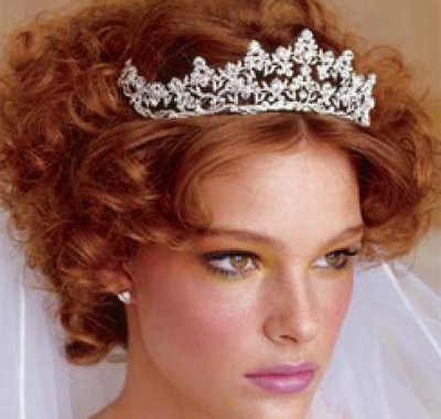 acconciature capelli corti ricci  