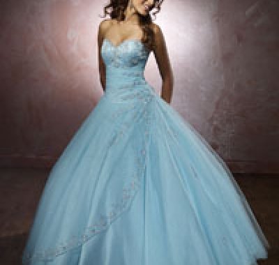 vestito sposa tema matrimonio blu