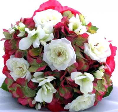 bouquet a palla tema matrimonio in fucsia