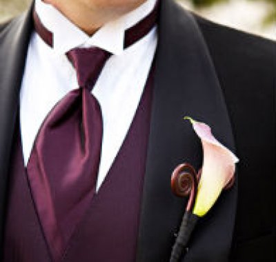 Abito da sposo tema matrimonio in viola