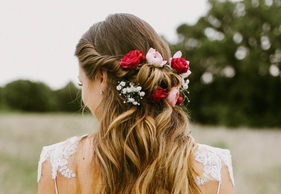 acconciatura sposa semiraccolto